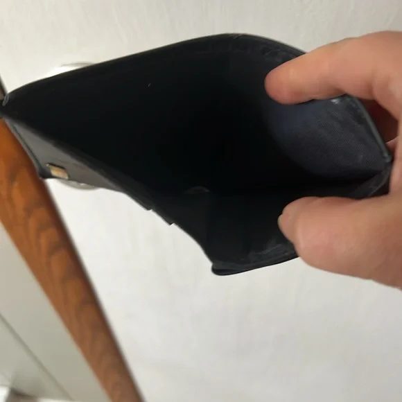 Sold-Gucci kiss lock wallet black leather gold hardware. Vintage SR 035 904 0902 - Picture 7 of 15